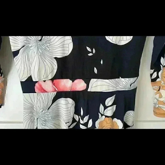 Vintage Style Navy Floral Dress - Picture 9 of 12